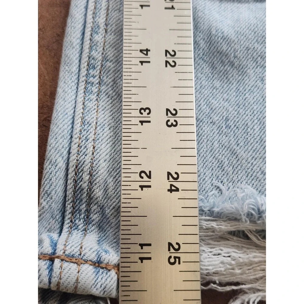 American Eagle Outfitters good pre